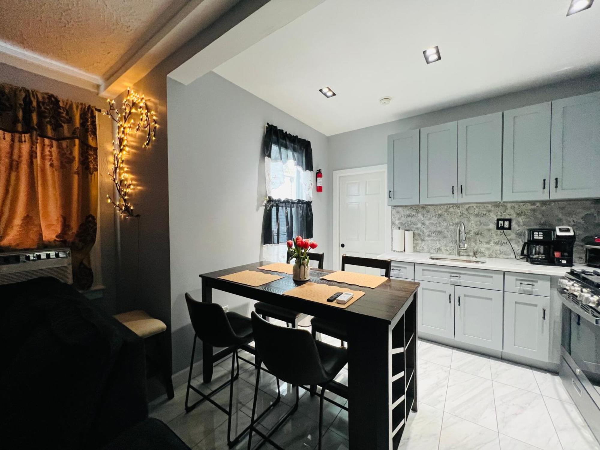3 Bedrooms In 2Nd Floor Modern Brooklyn Home, Close To J Train New York Ngoại thất bức ảnh